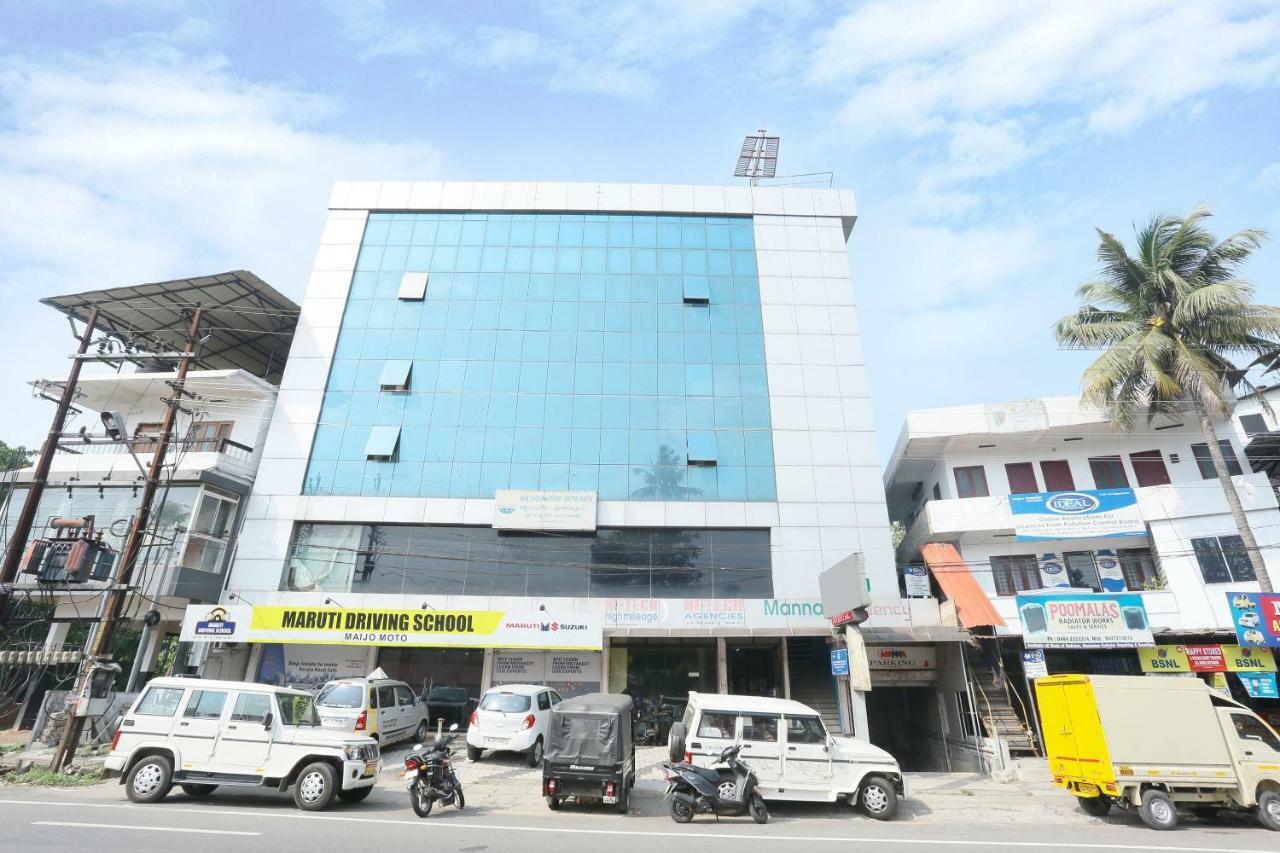 Oyo 39853 Manna Residency Hotel