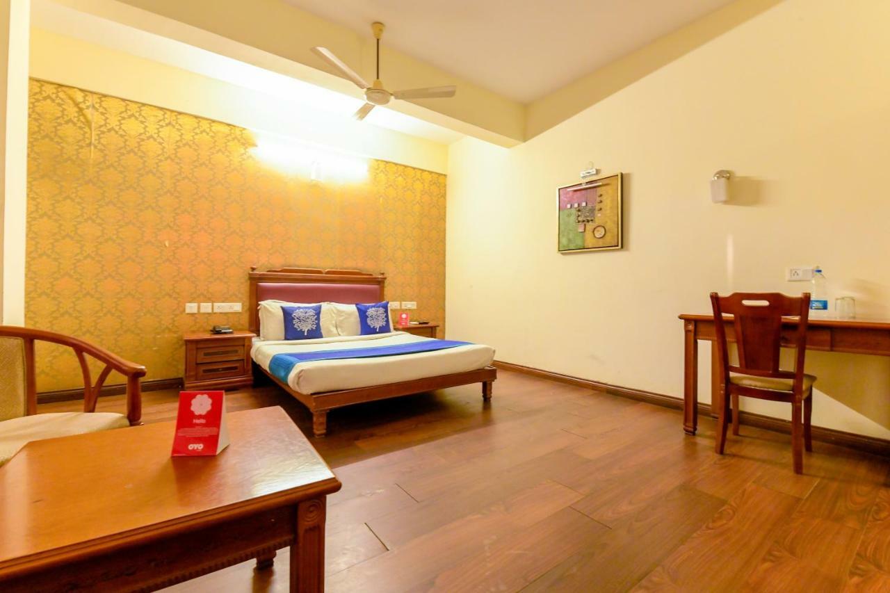 Hotel Oyo 4802 Cochin Residency