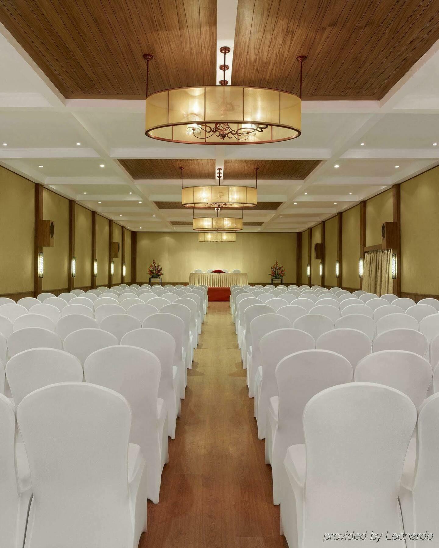 Vivanta Ernakulam, Marine Drive Hotel