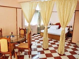 Hotel Gopika Regency Kochi