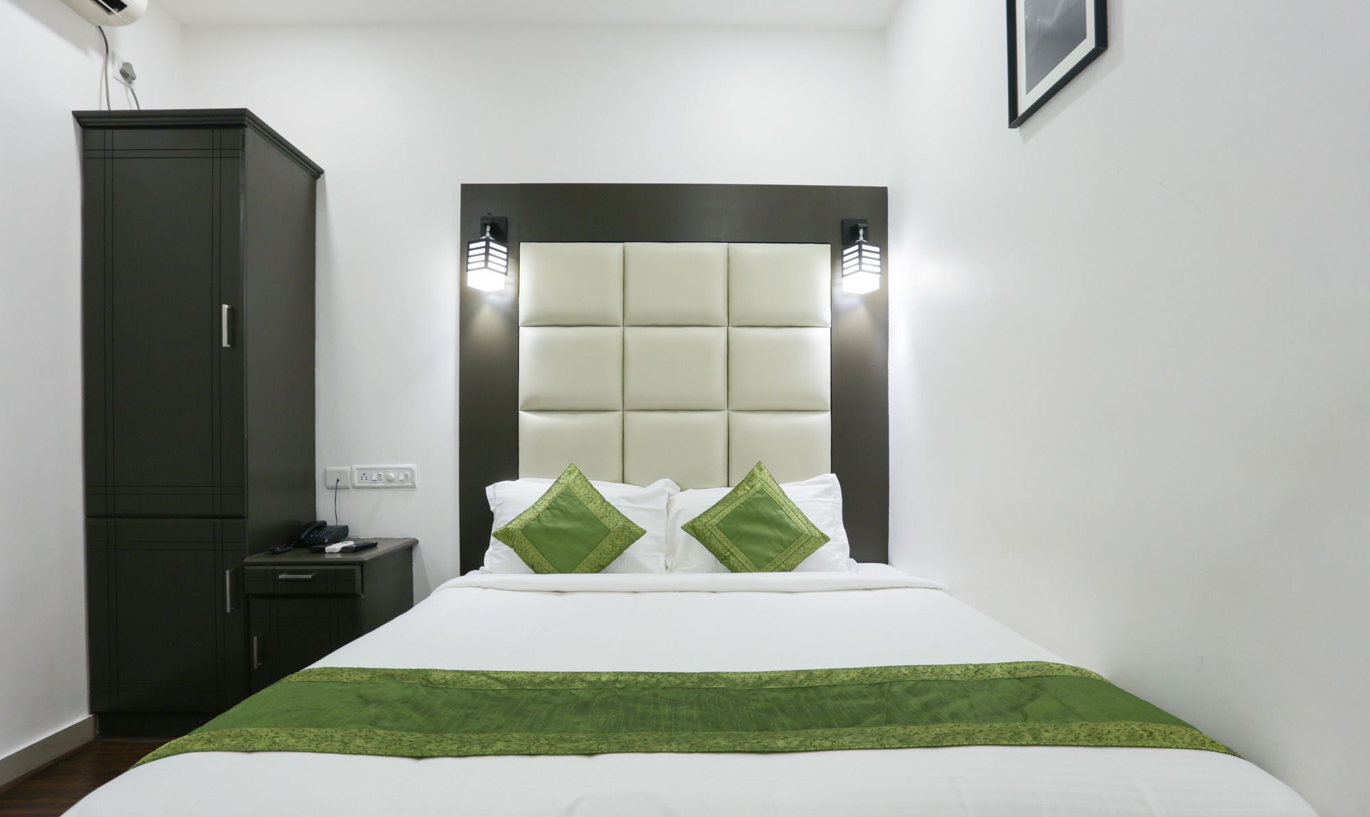 Fabhotel Qube - 800m From Ernakulam Junction South Railway Station