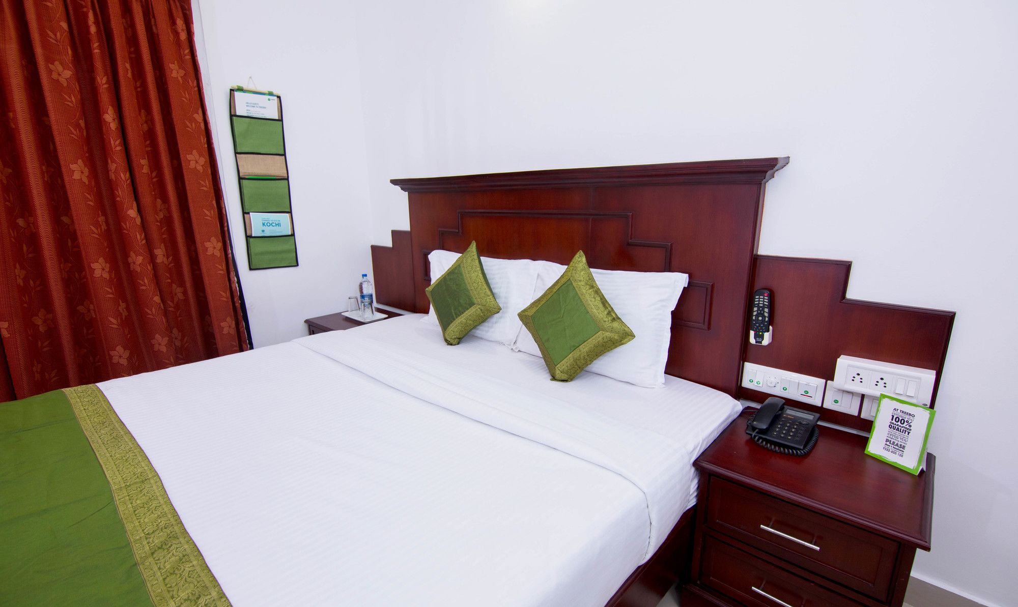 Treebo Center Point Hotel 3*