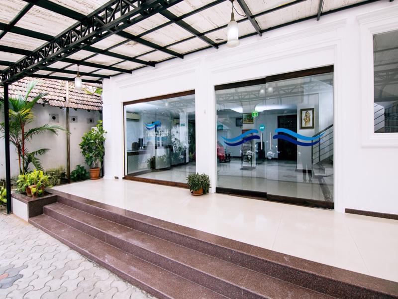 Hotel Treebo Center Point Kochi