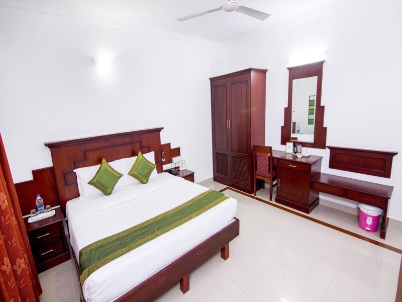 Hotel Treebo Center Point Kochi