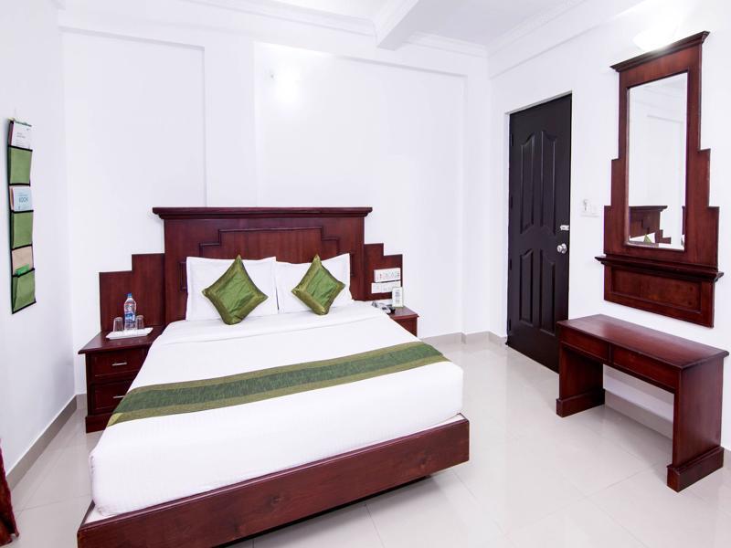 Hotel Treebo Center Point 3*