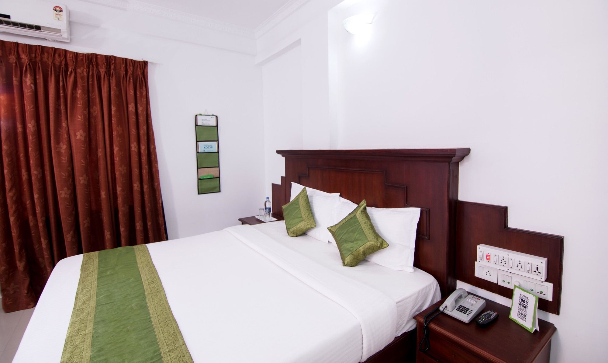 Hotel Treebo Center Point 3*