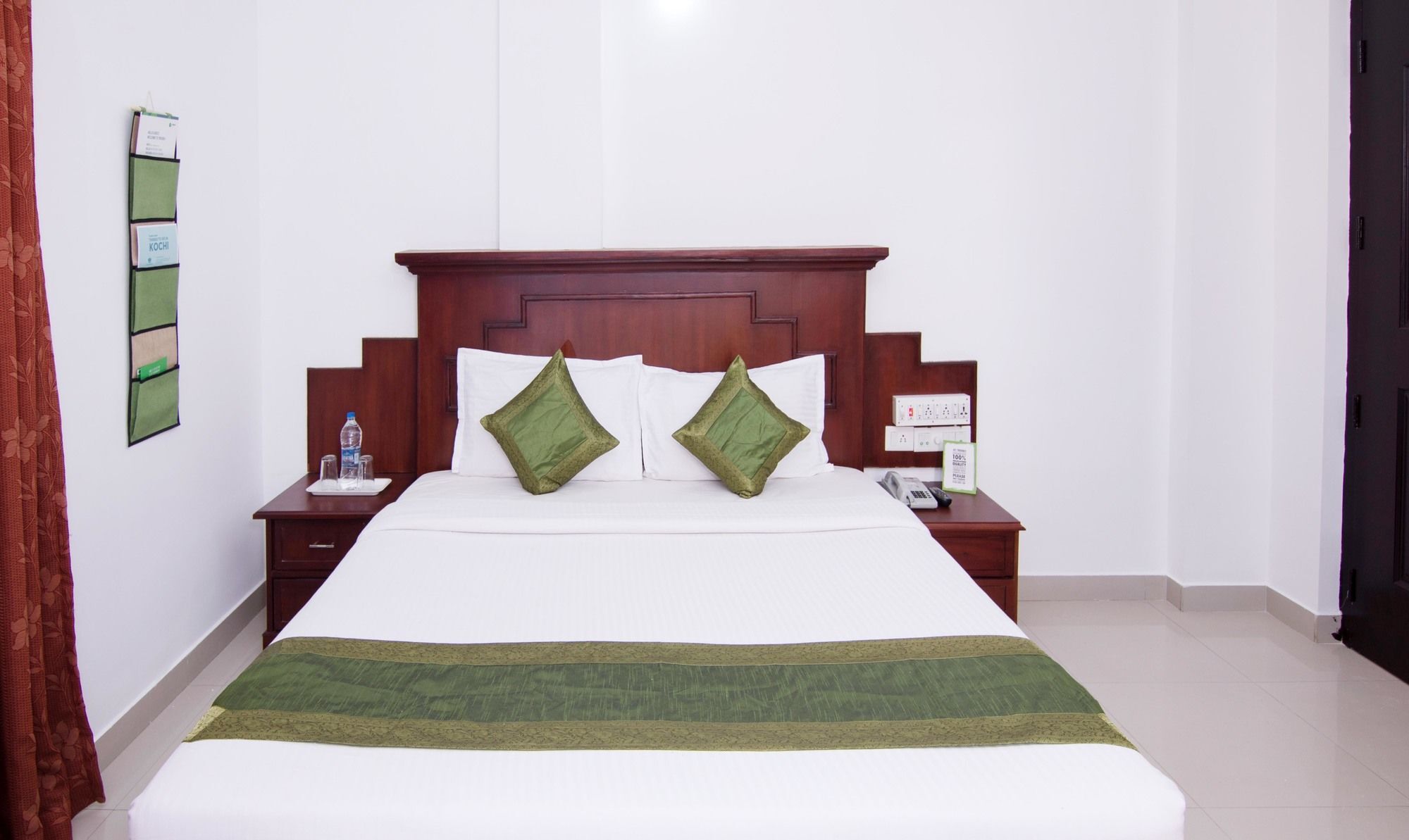 Hotel Treebo Center Point 3*