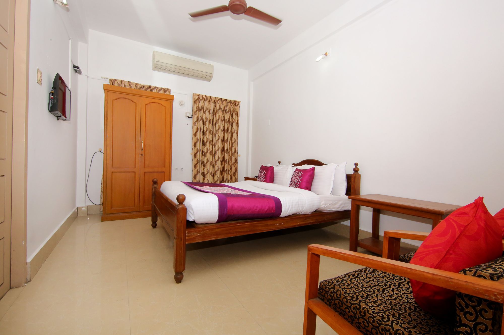 Oyo 6712 Malabar House Hotel