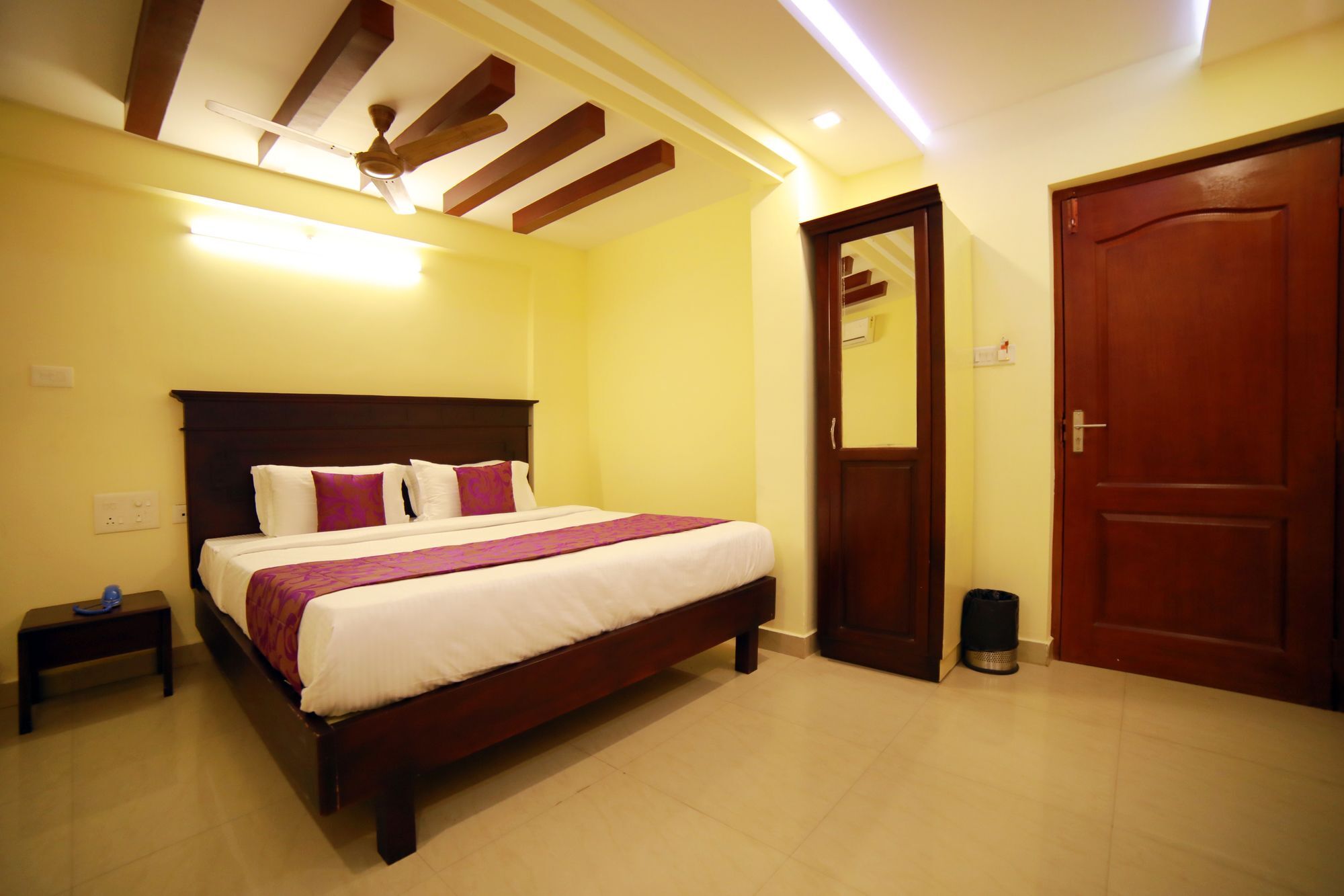 Oyo 8214 Malabar Plaza Residency 1 Kochi