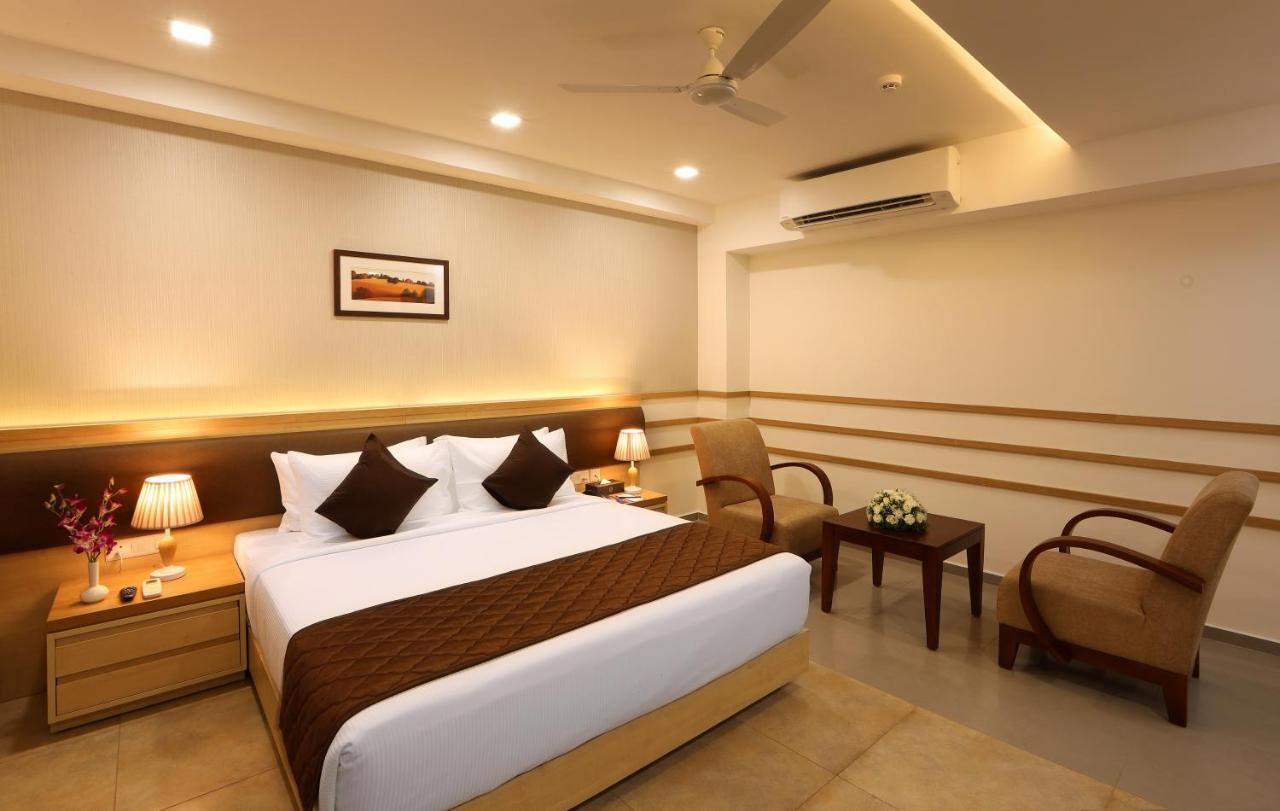Flora Charishma Residency Aluva Hotel 4*