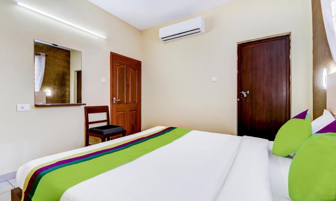 Hotel Treebo Petals 3*