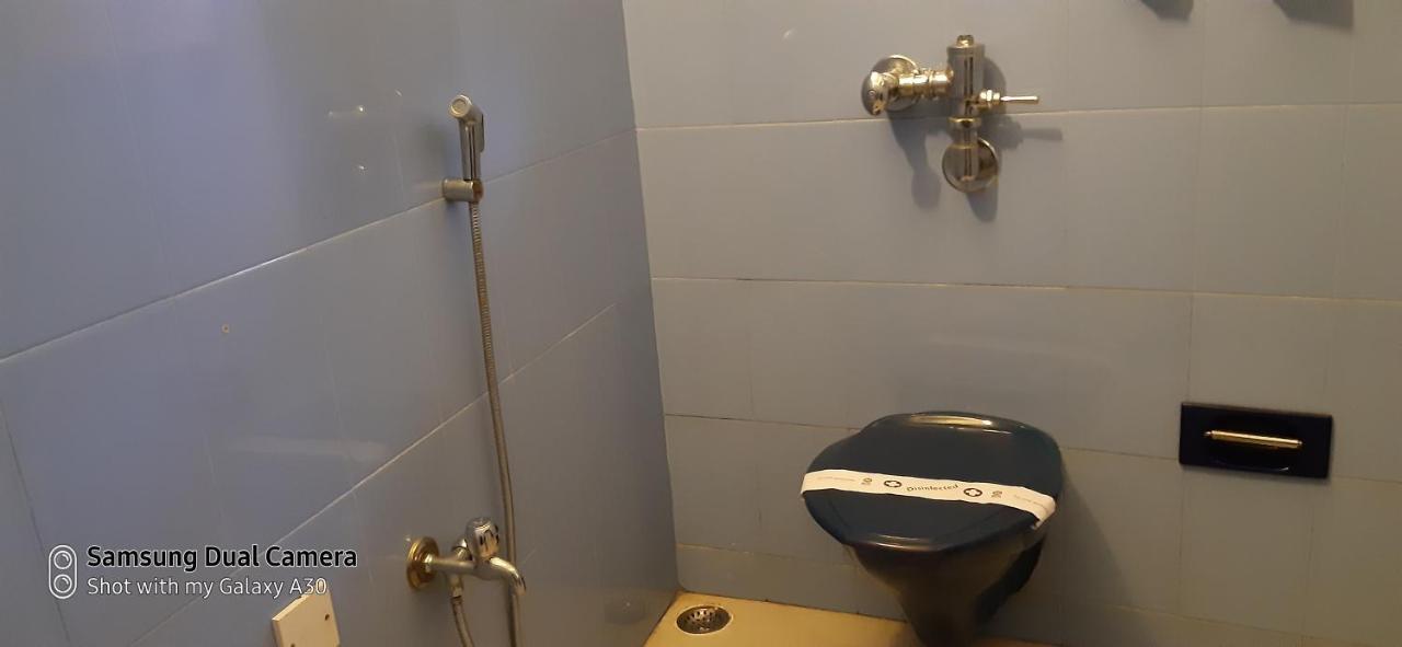 Hotel Bth Sarovaram Kochi