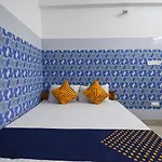 Oyo 73902 Vyttila Residency