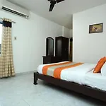 Oyo 9902 Nedumparambil Residency
