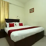 Oyo 11492 Gateway Inn