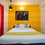Oyo Flagship 75923 Ace Homes