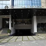 Esquina Residency