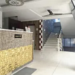 Hotel Feathers