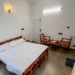 Elzas Fort Inn