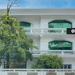 Oyo Flagship Blue Moon Residency