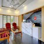 Oyo Flagship Blue Moon Residency