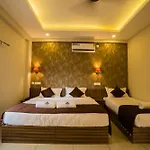 Oak Field Inn