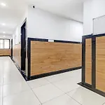 Oyo Townhouse 595 Majestic Inn