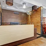 Oyo Townhouse 595 Majestic Inn