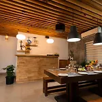 Solo Inn By Hawk Hospitality