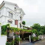Solo Inn By Hawk Hospitality