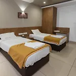 Aryaas Residency Nettoor