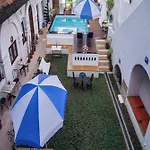 Old Courtyard Hotel
