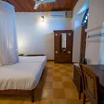 Old Courtyard Hotel