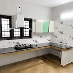 White House Apartments