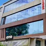 Hotel O New Famy Home