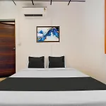 Super Hotel O Vazhakkala