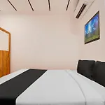 Super Hotel O Vazhakkala