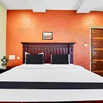 Super Townhouse Ernakulam North