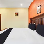 Super Townhouse Ernakulam North