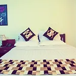 Plaza Suites