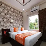 Oyo 6728 Almas Residency
