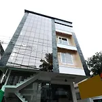 Oyo 6728 Almas Residency