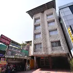 Oyo 11328 Hotel Chandrika Residency
