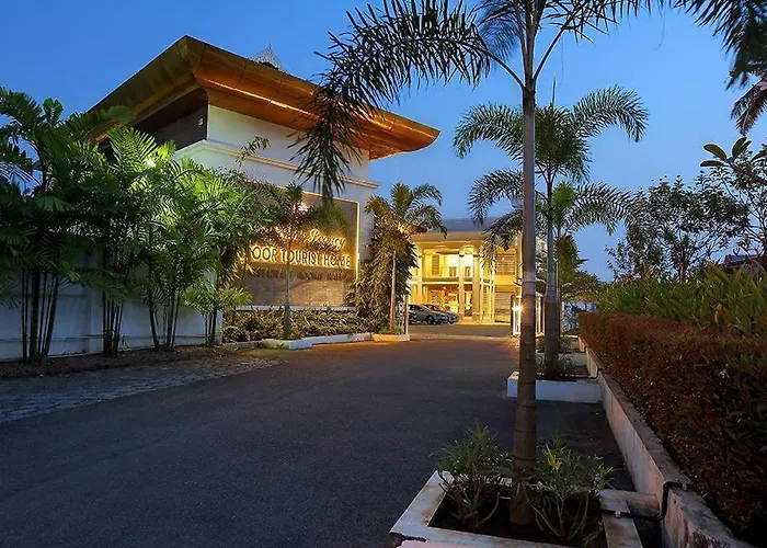 Eloor Tourist Home