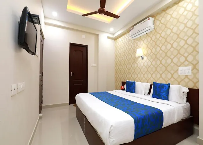Oyo 6728 Almas Residency