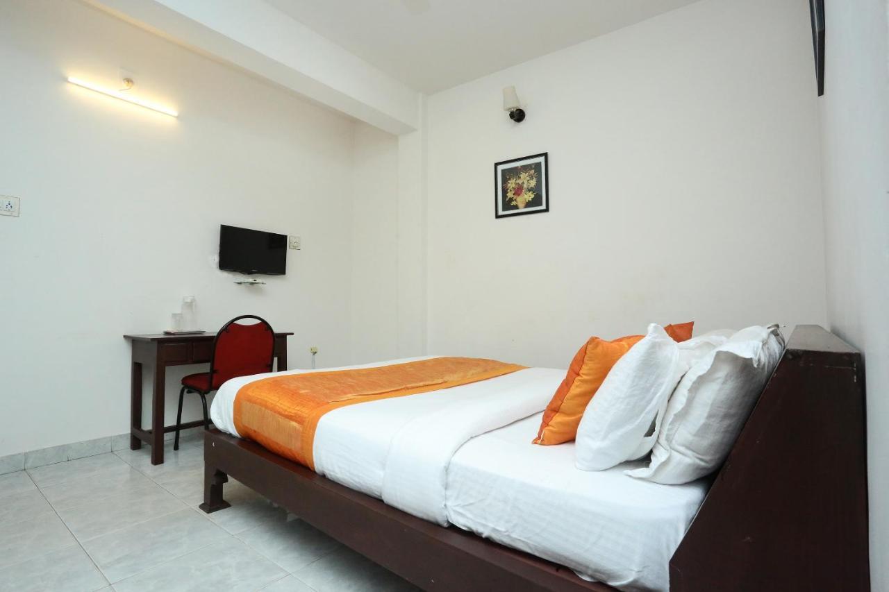 Oyo 9902 Nedumparambil Residency