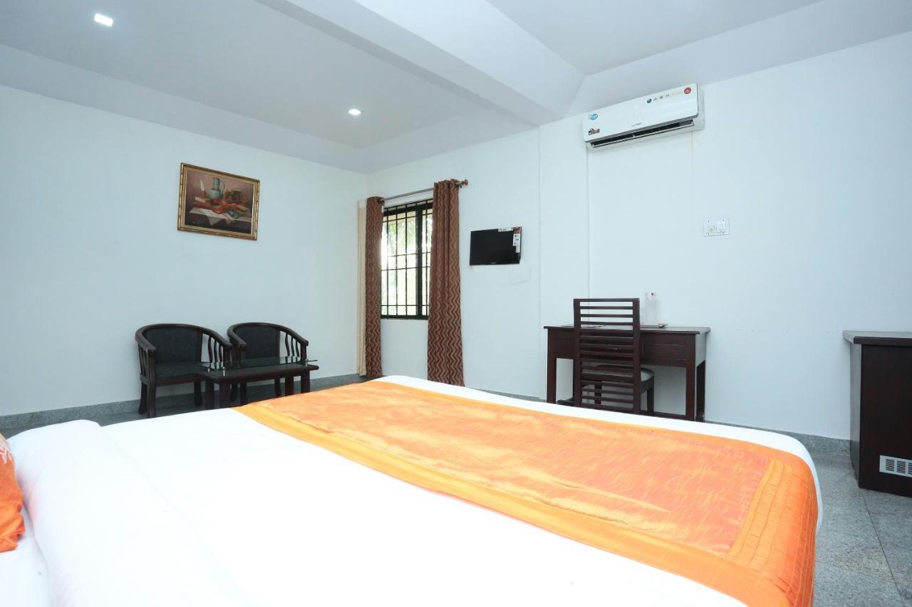 Hotel Oyo 9902 Nedumparambil Residency 3*