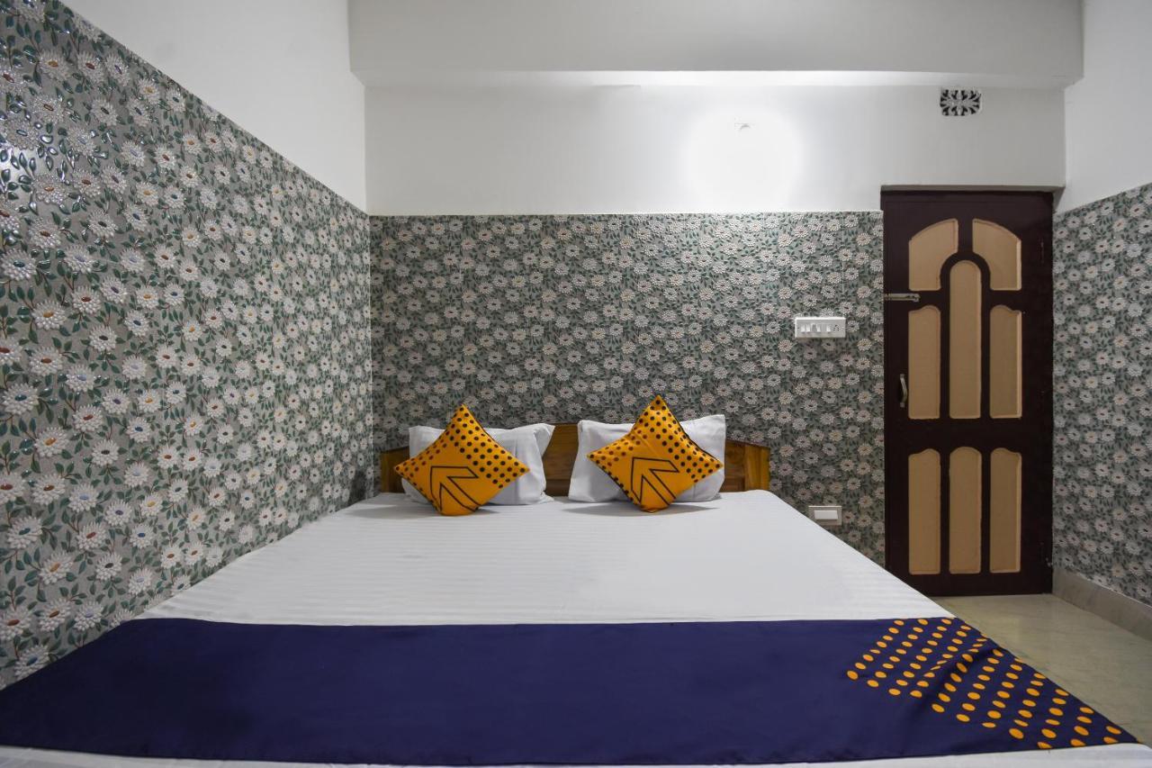 Hotel Oyo 73902 Vyttila Residency Kochi