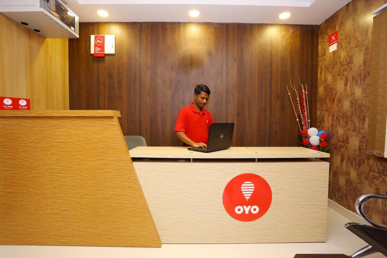 Oyo 9620 Emza Residency Kochi