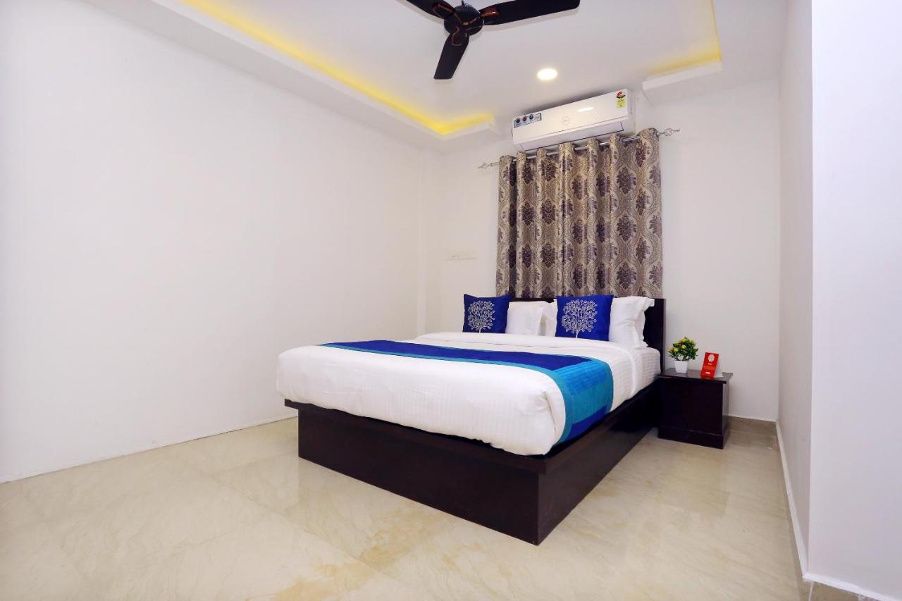 Oyo 9620 Emza Residency 3*